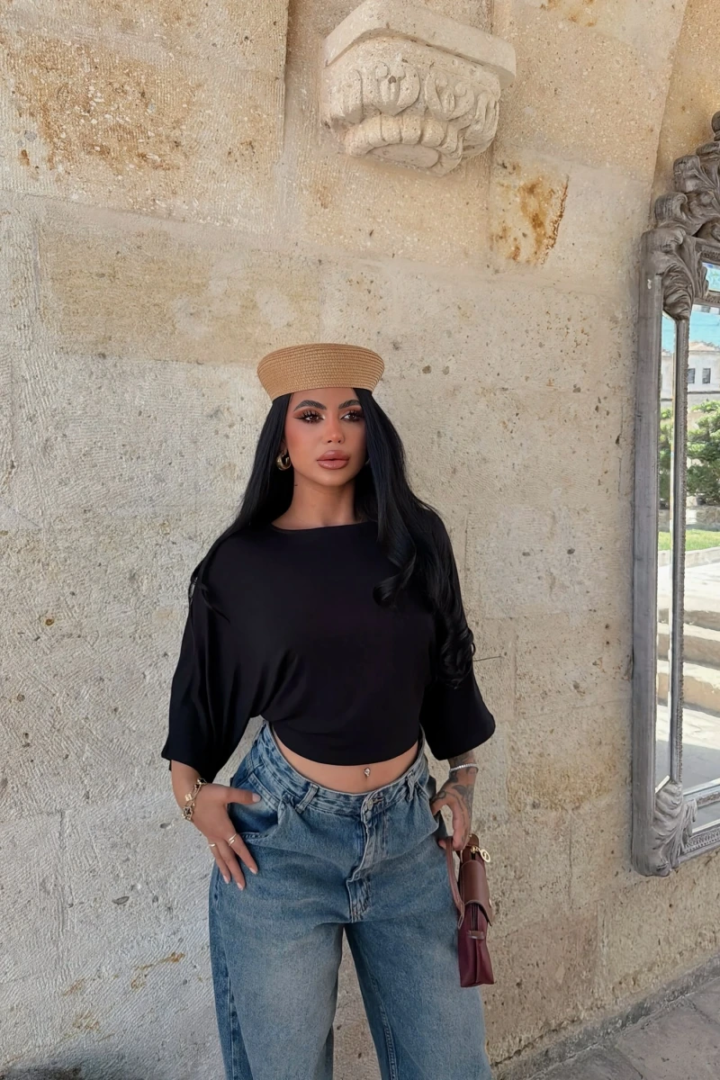 Kayık Yaka Yarasa Tişört