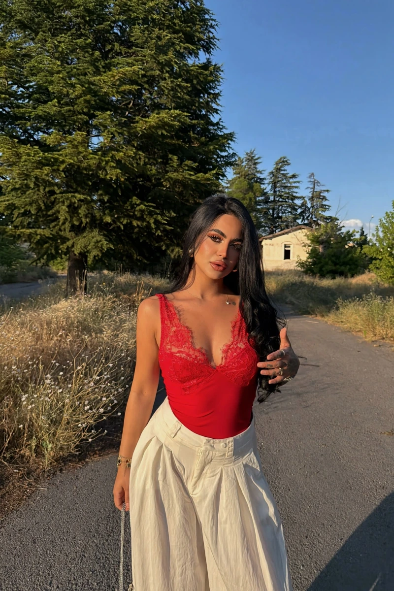 Kırmızı Güpürlü Sandy Bralet