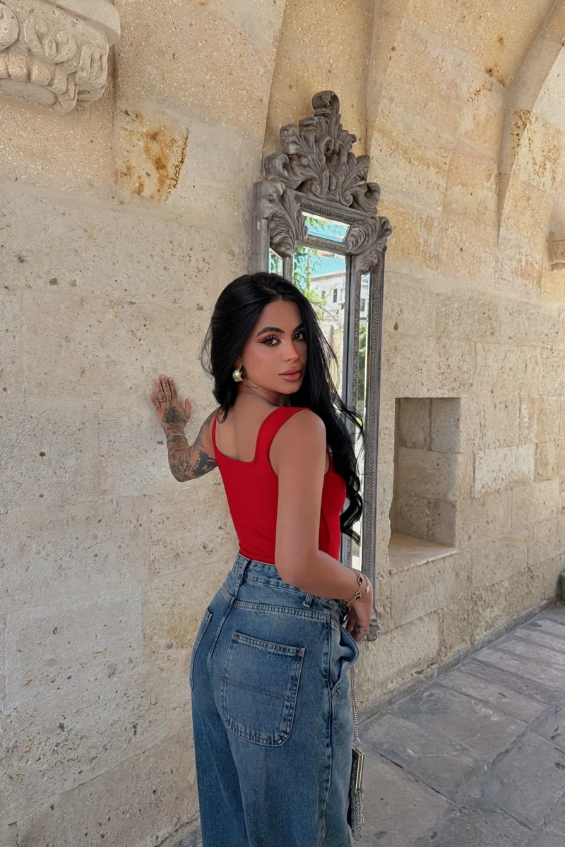 Kırmızı Kare Yaka Basic Bodysuit