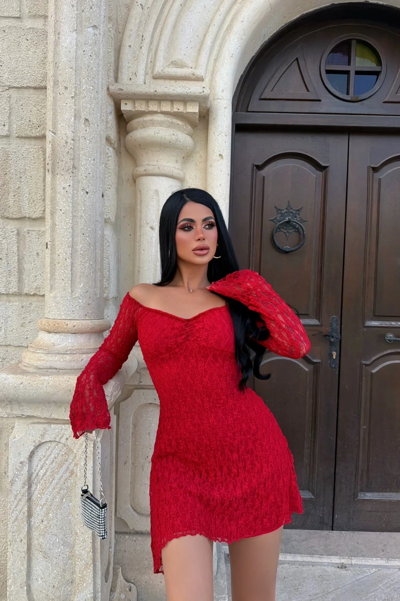 Kırmızı Kayık Yaka Güpürlü Elbise