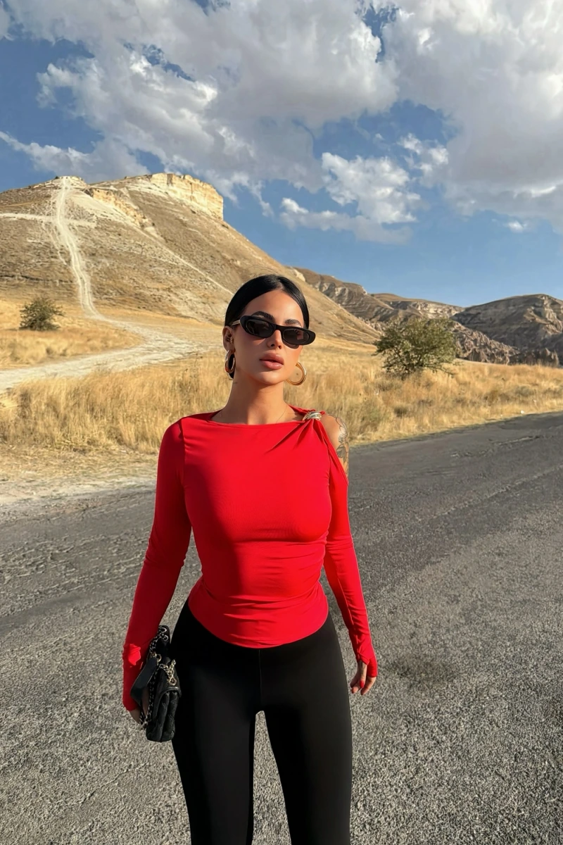 Kırmızı Omuz Tokalı Sandy Crop