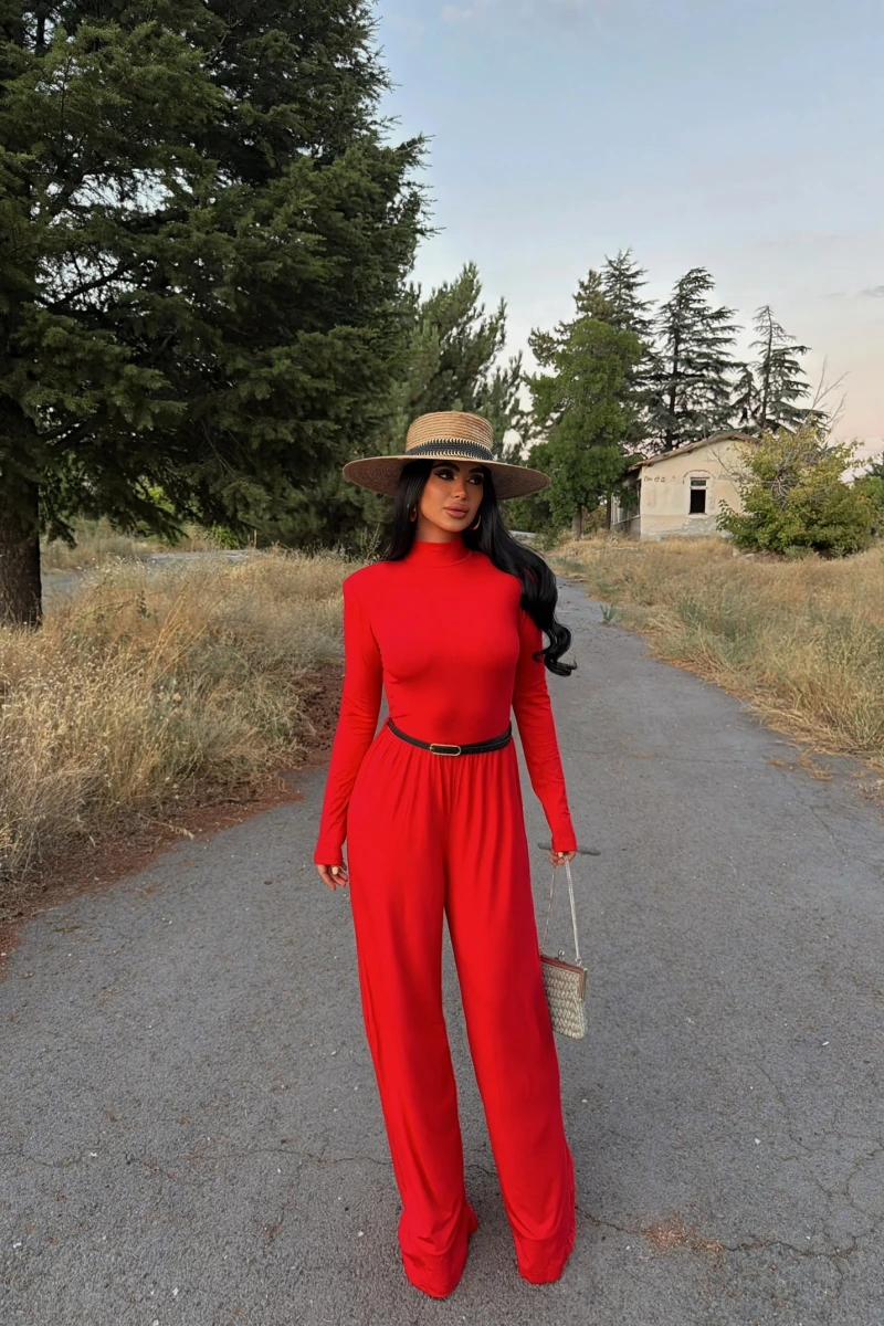 Kırmızı Omuz Vatkalı Kemerli Tulum