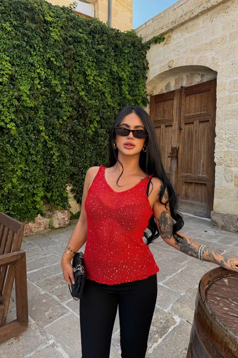 Kırmızı Pullu Ajurlu Triko Bluz