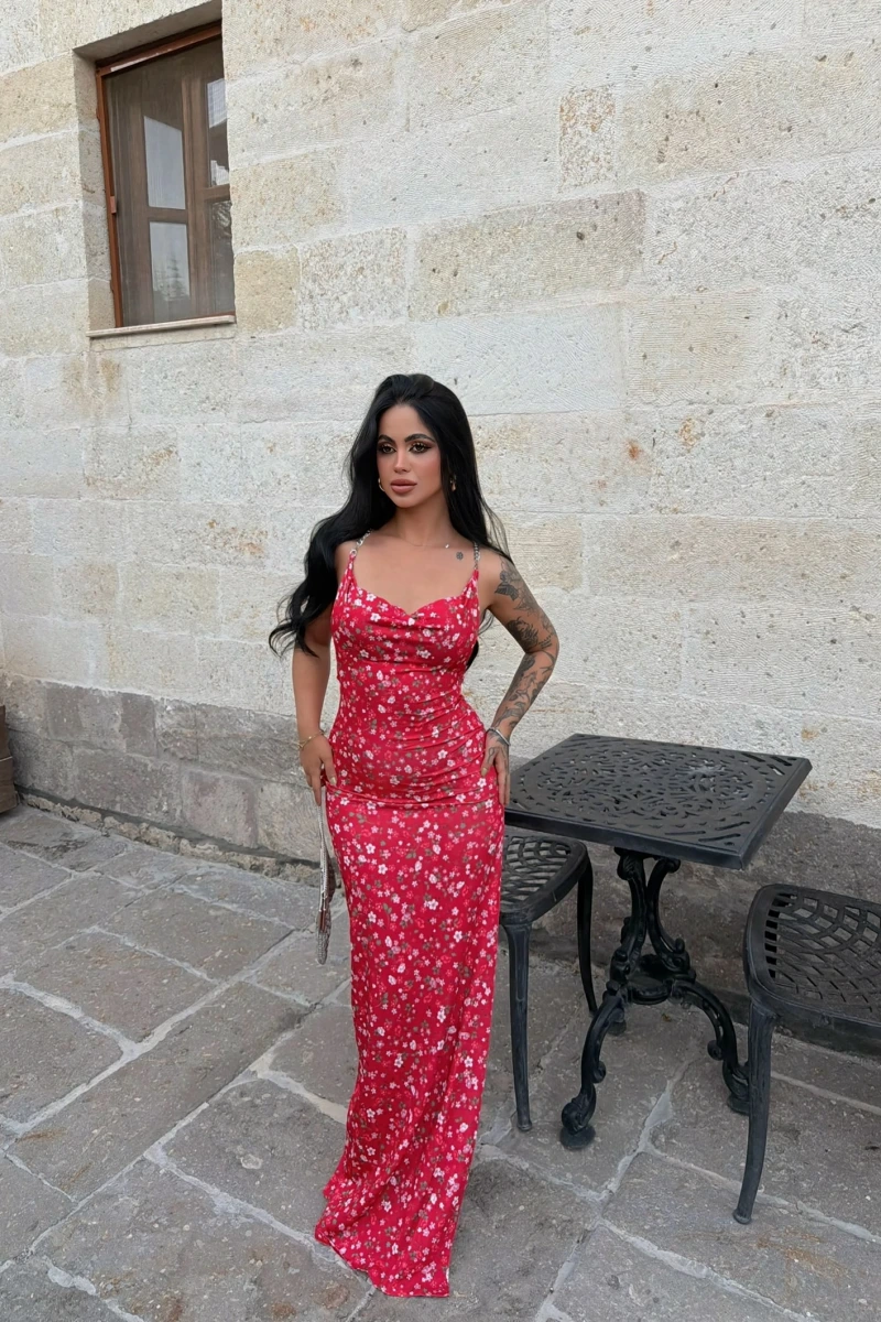 Kırmızı Sırt Zincirli Flowers Elbise