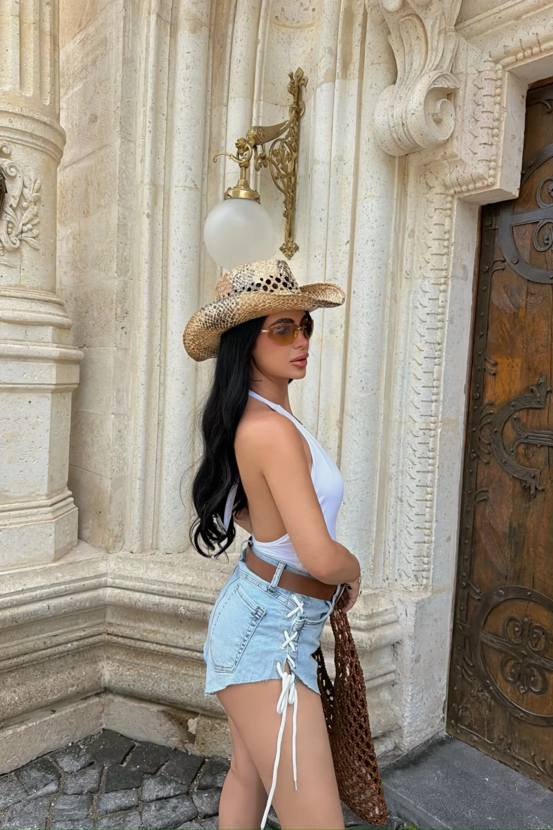 Kuş Gözü Bağcıklı Denim Şort