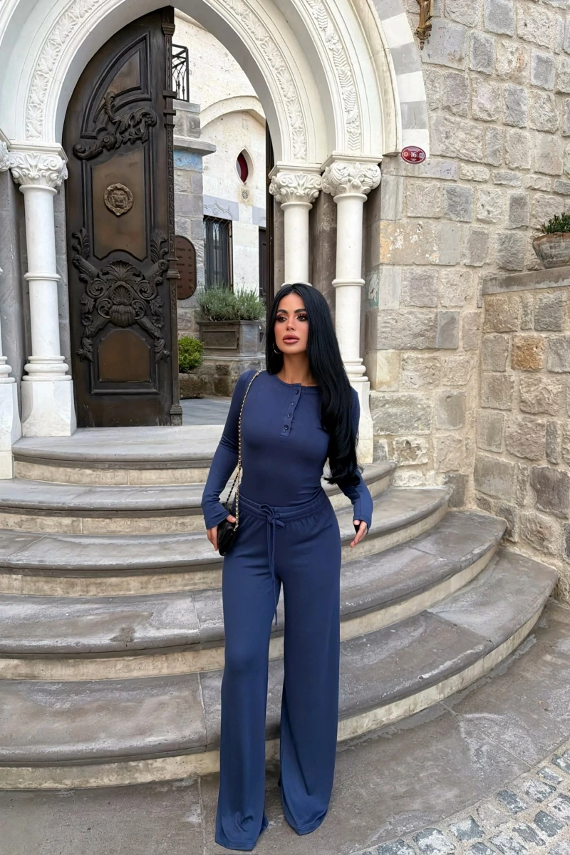 Lacivert Yaka Düğmeli İkili Takım