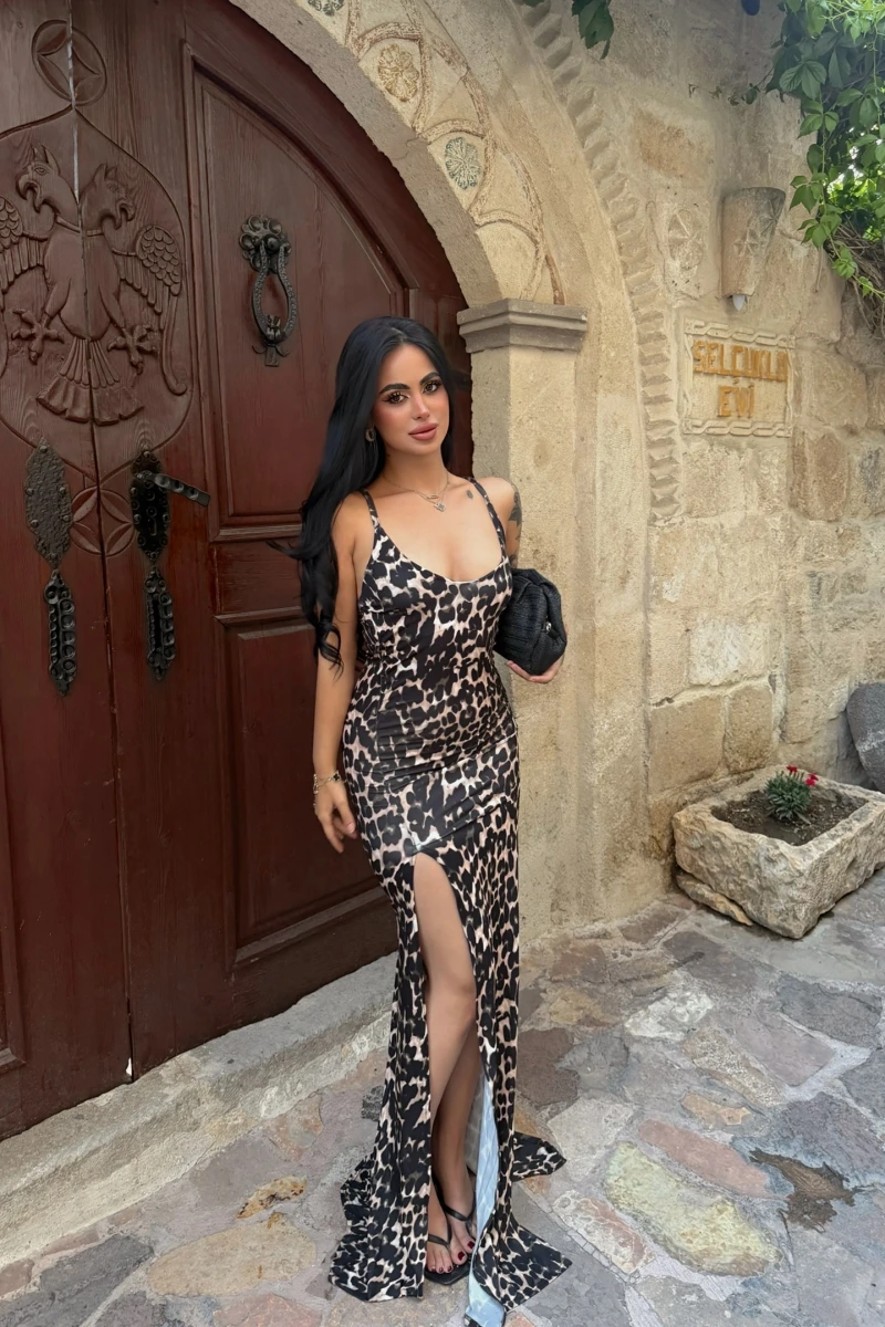 Leopar Çift Yırtmaçlı Sırt Çapraz Elbise