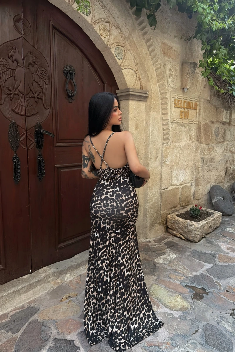 Leopar Çift Yırtmaçlı Sırt Çapraz Elbise