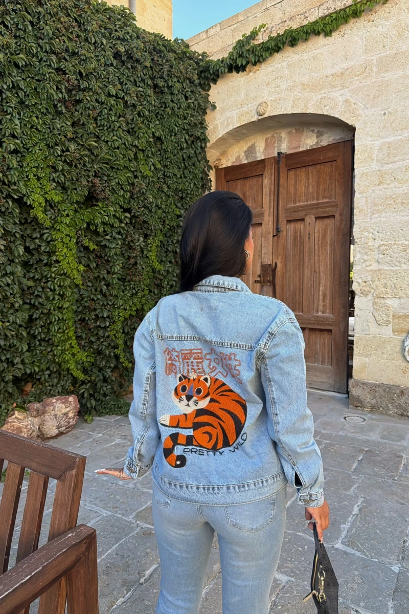 Mavi Tiger Sırt Nakışlı Denim Ceket