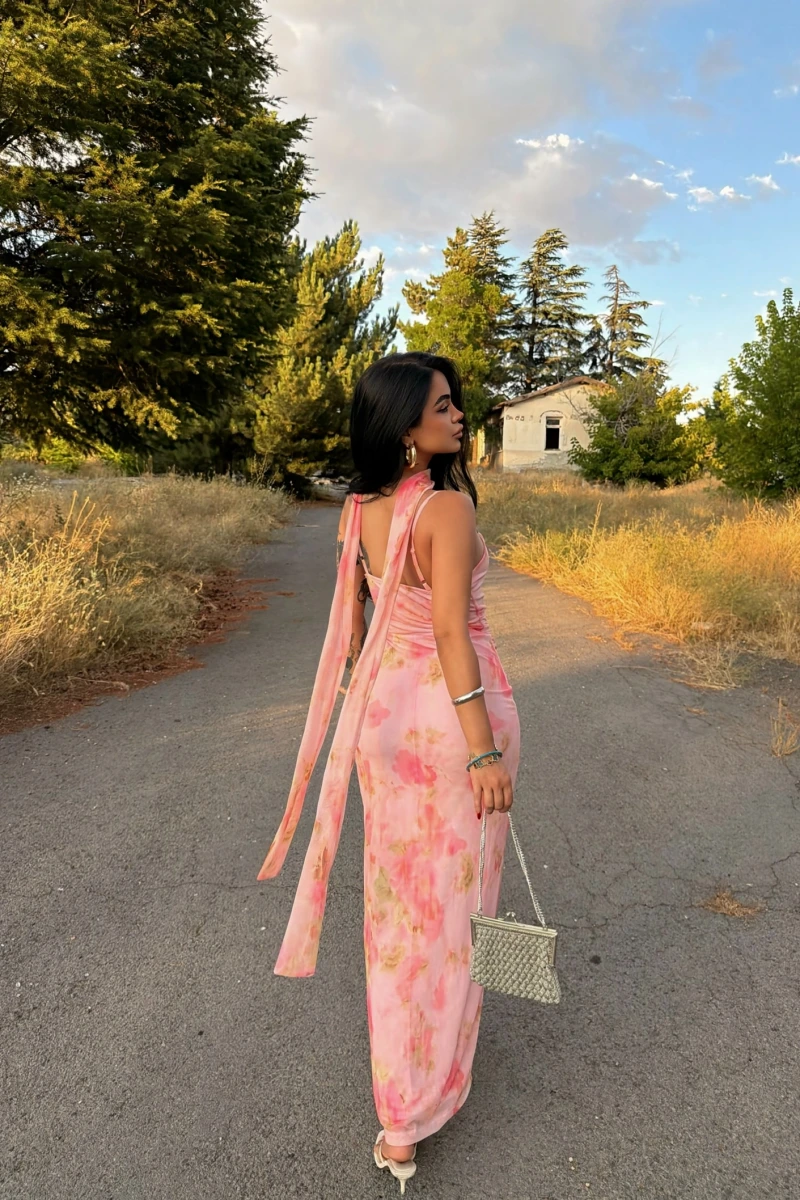 Pembe Boyun Fularlı Tül Elbise