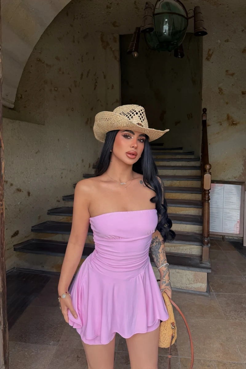 Pembe Eteği Şortlu Straplez Elbise