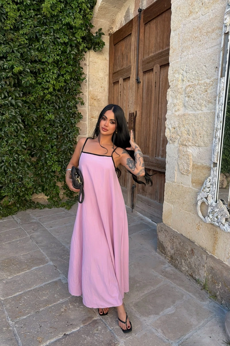 Pembe Kare Yaka Biyeli Elbise