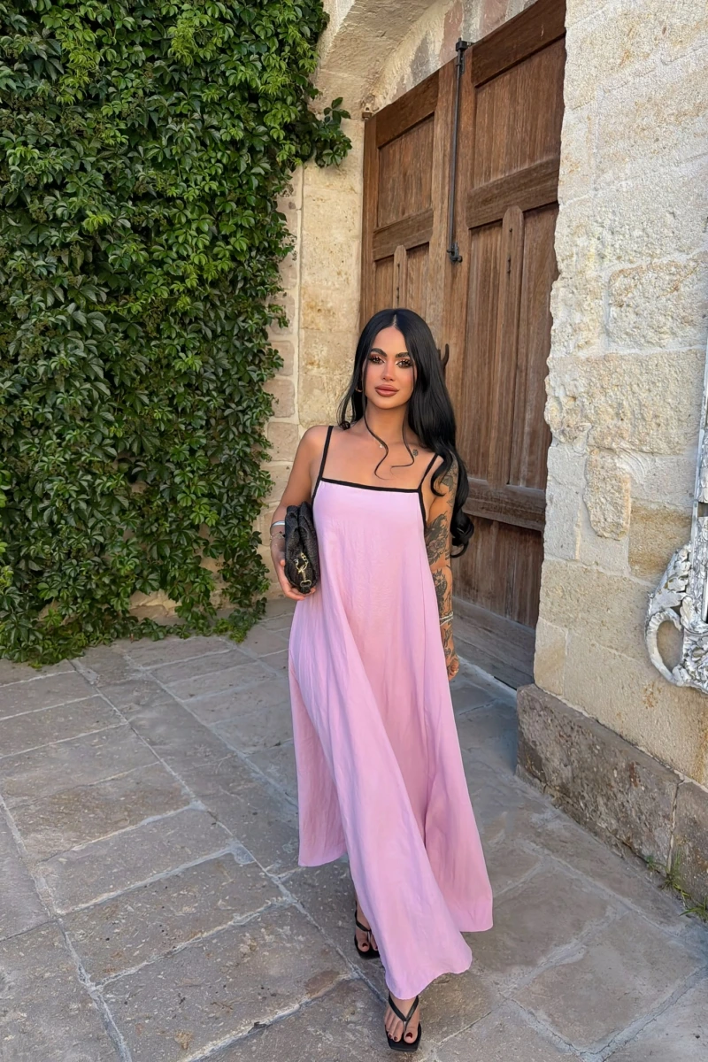 Pembe Kare Yaka Biyeli Elbise