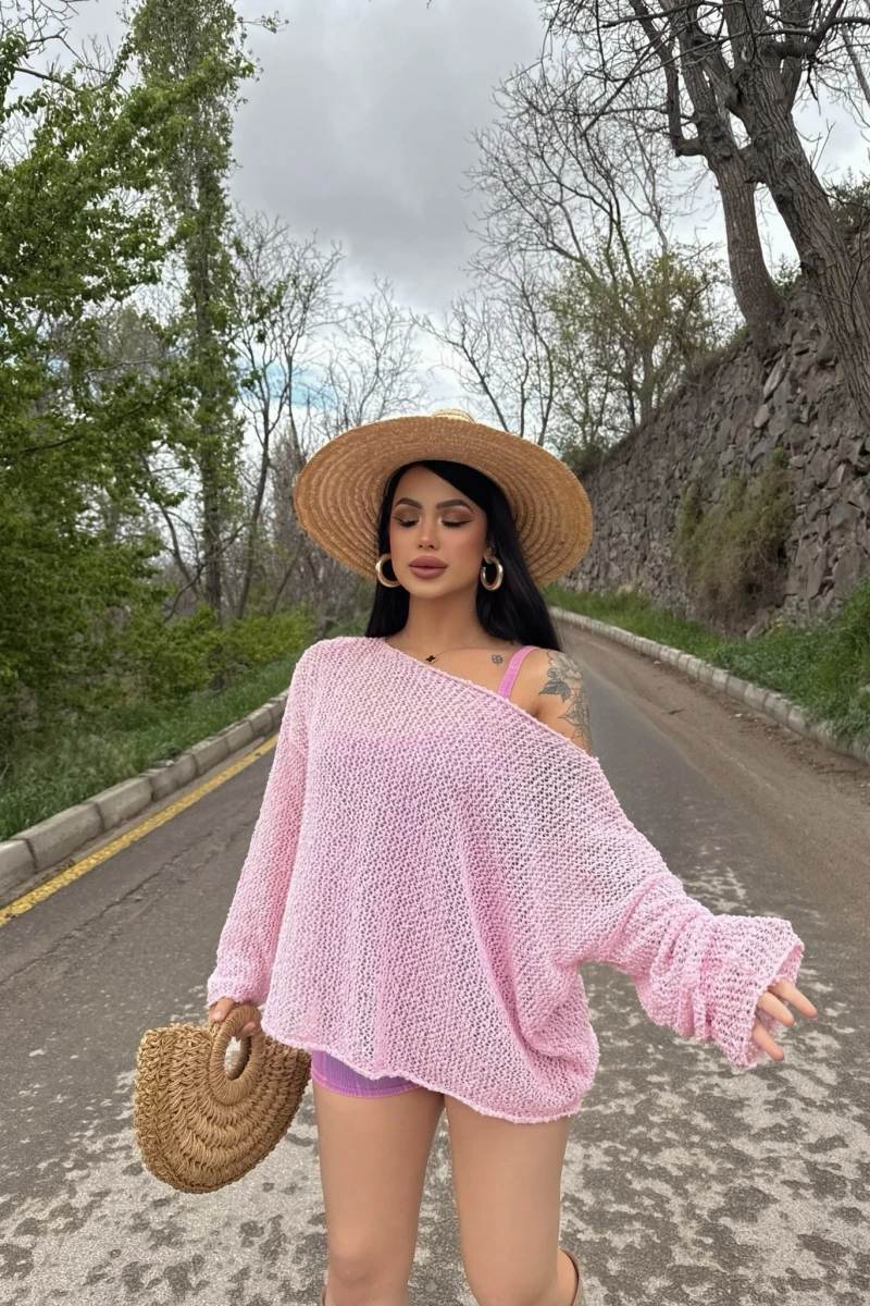 Pembe Kayık Yaka Oversize Triko