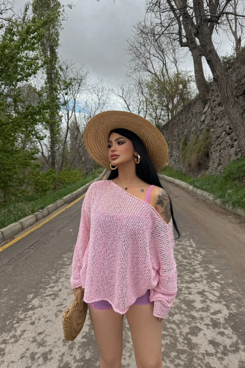 Pembe Kayık Yaka Oversize Triko