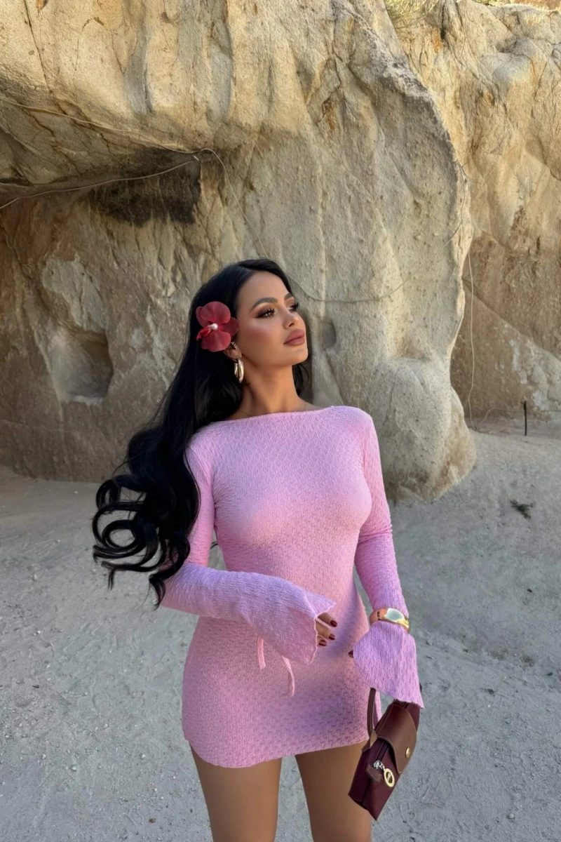 Pembe Sırt Açık Gofre Elbise