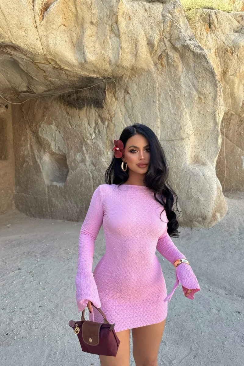 Pembe Sırt Açık Gofre Elbise