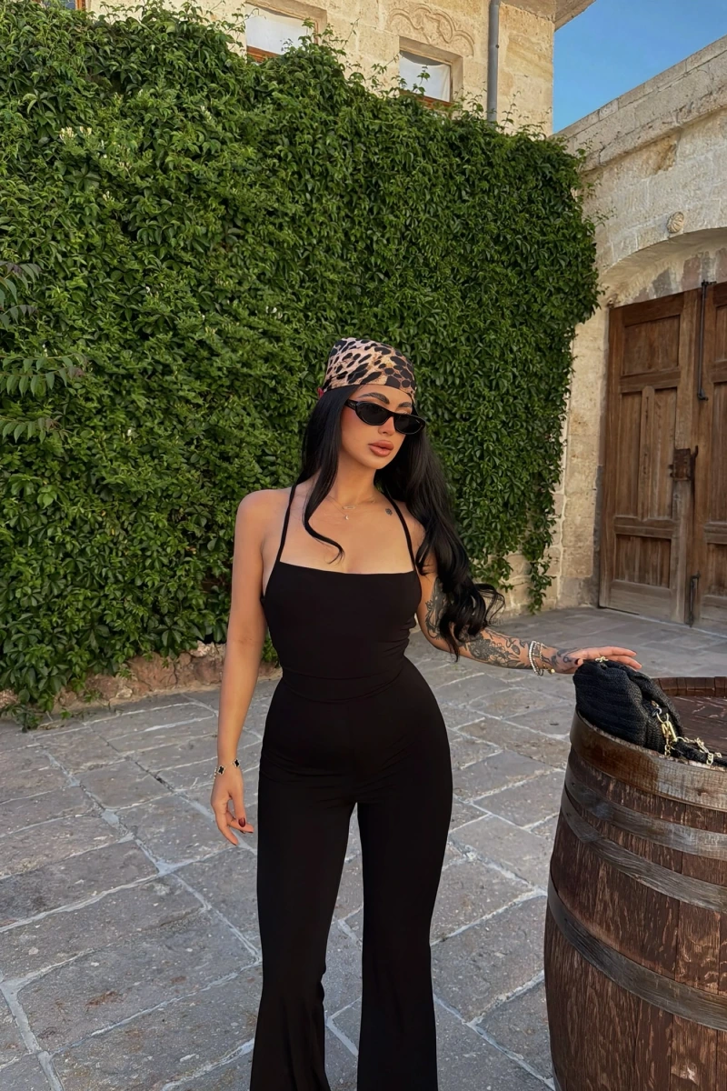 Siyah Sırt İpli Yırtmaçlı Tulum