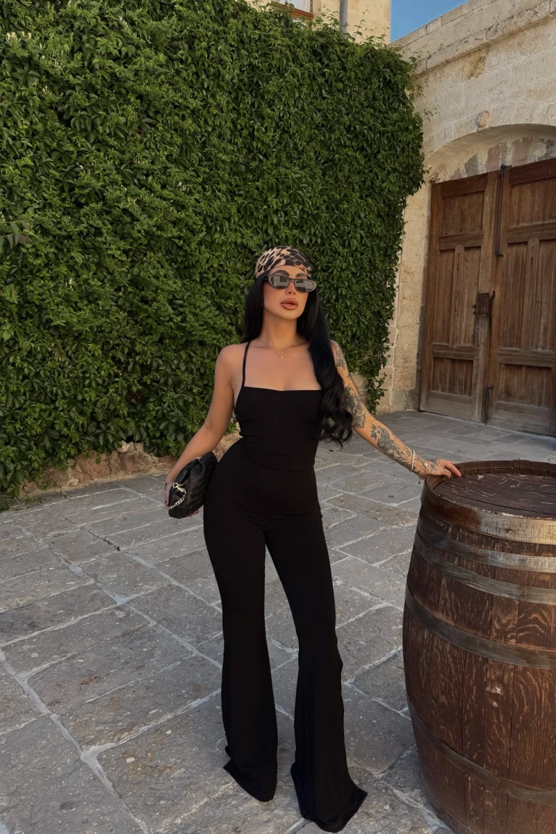 Siyah Sırt İpli Yırtmaçlı Tulum