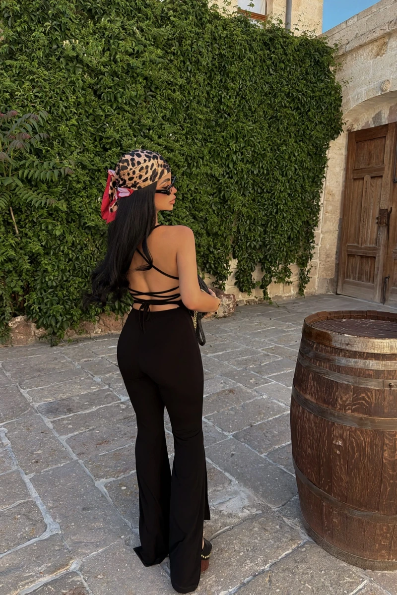 Siyah Sırt İpli Yırtmaçlı Tulum
