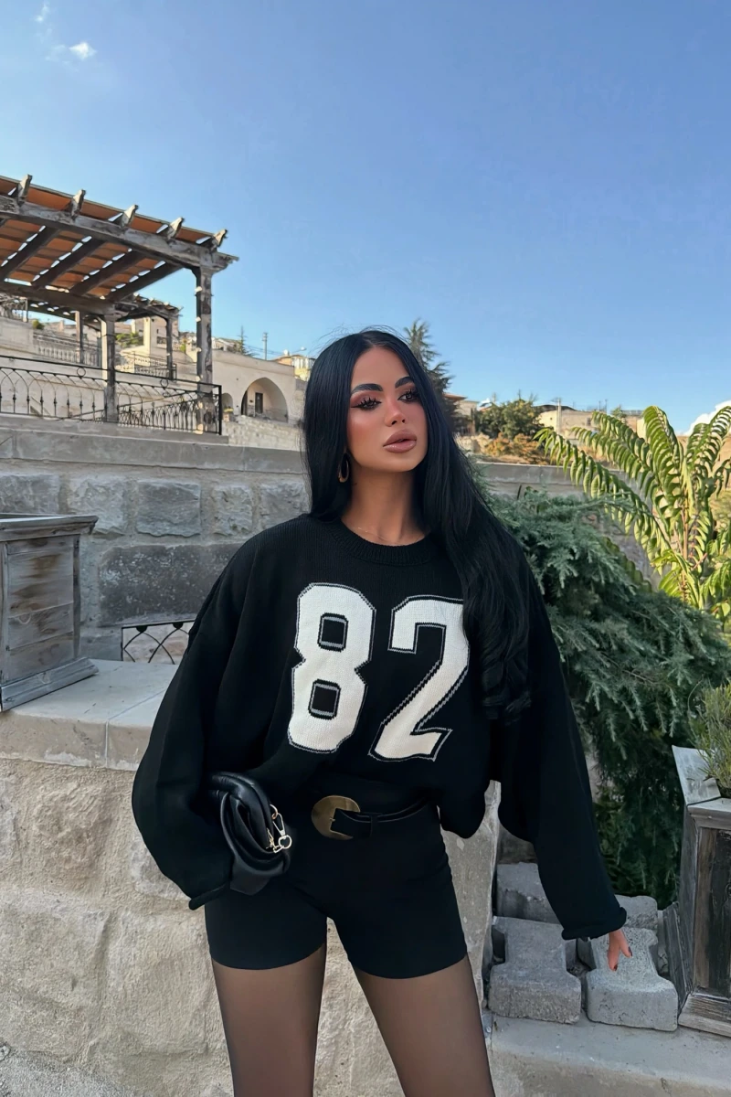 Siyah 82 Kolları Volanlı Triko