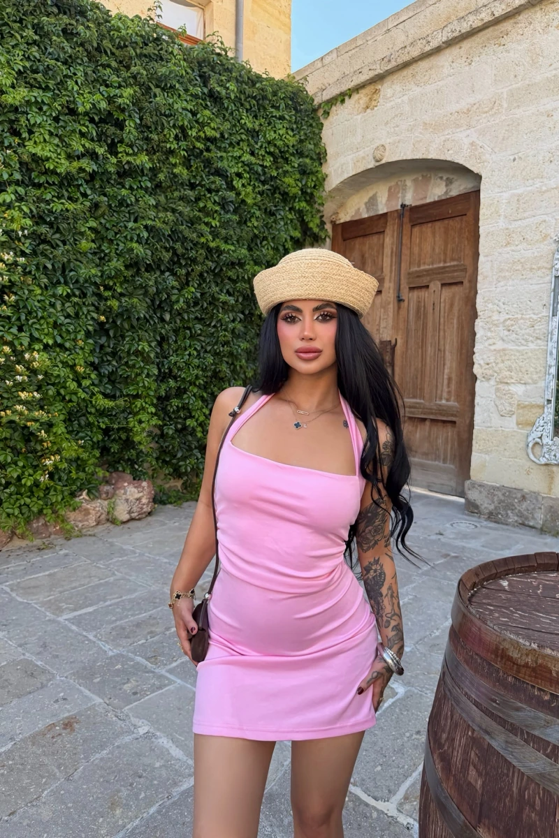 Pembe Aura Boyundan Geçmeli Elbise