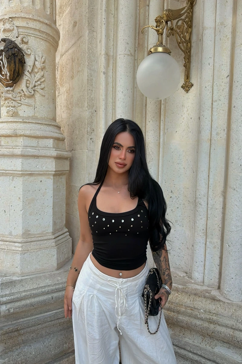 Siyah Boyundan Geçmeli Droplu Crop