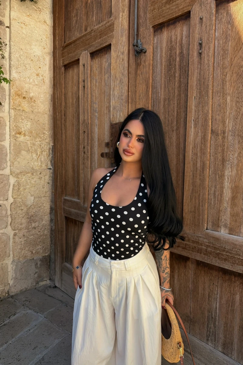Siyah Boyundan Geçmeli Puantiyeli Crop