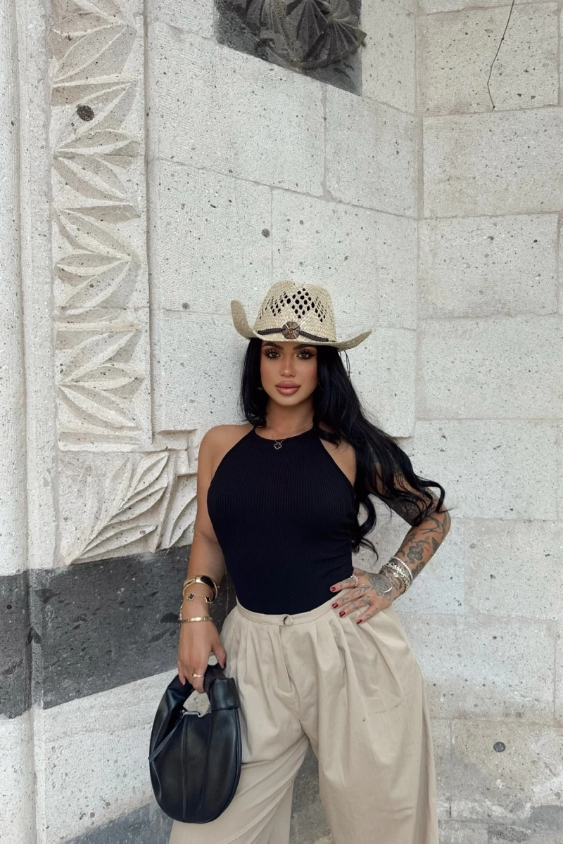 Siyah Boyundan Geçmeli Zıbın