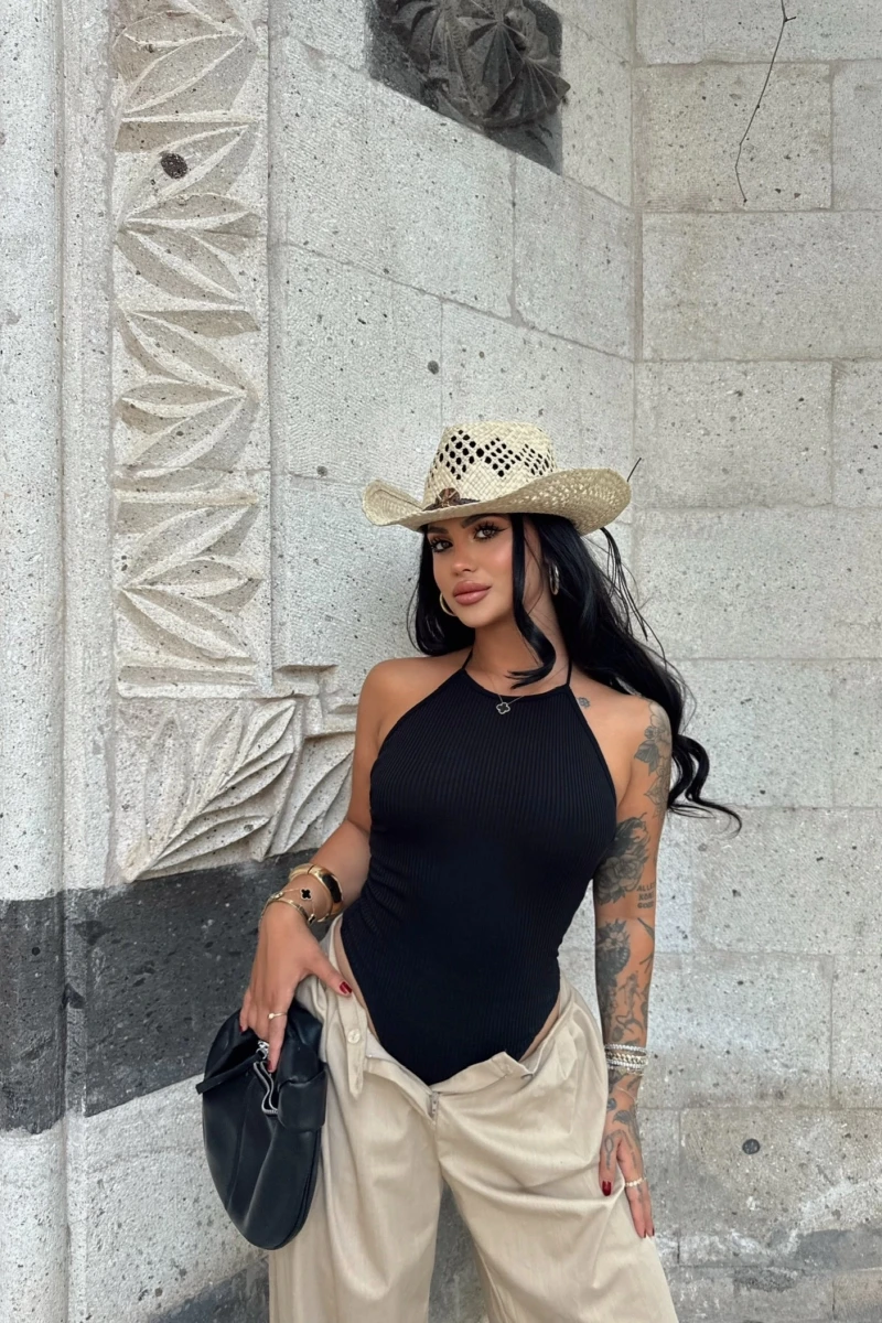 Siyah Boyundan Geçmeli Zıbın