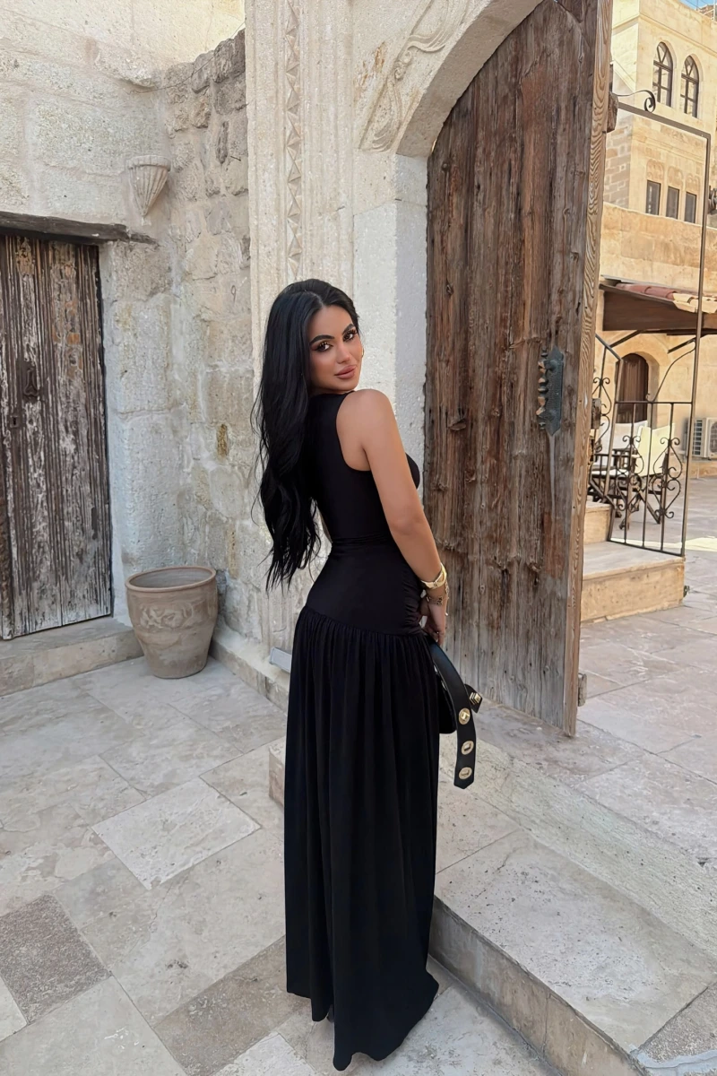 Siyah Çift Aksesuarlı Resort Elbise