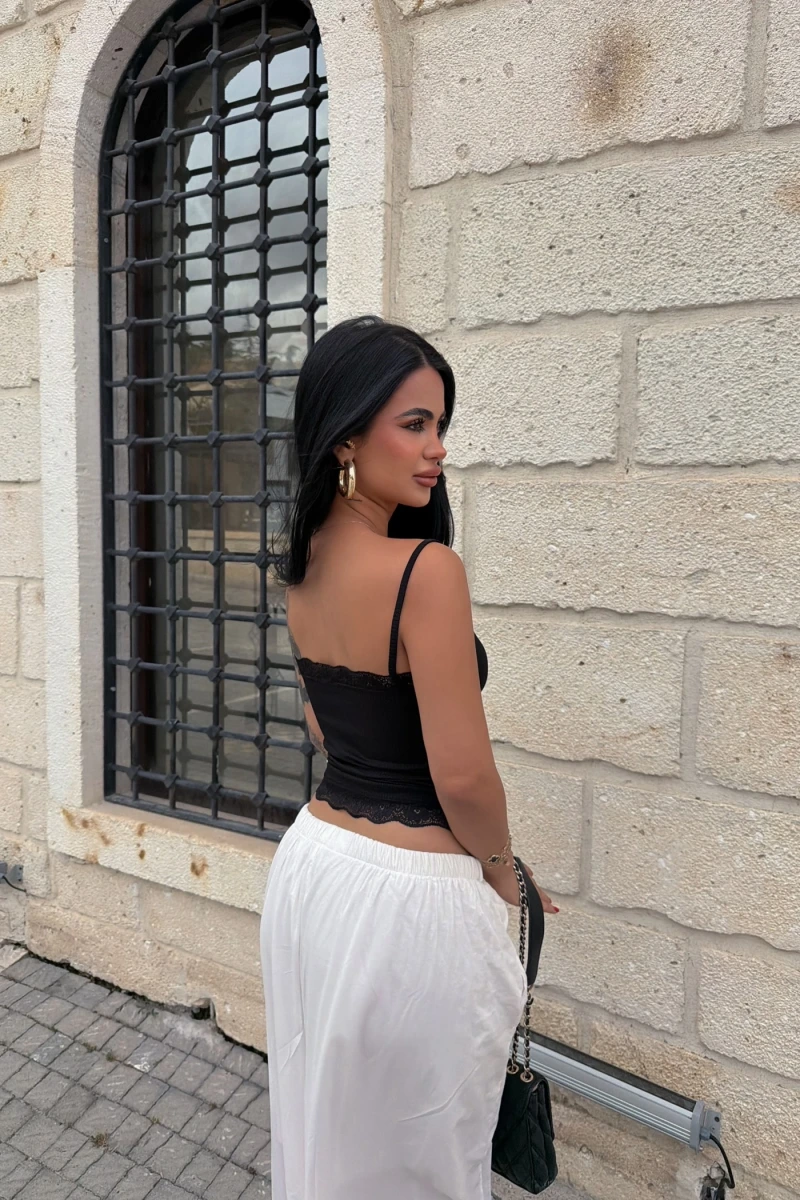 Siyah Dantel Detaylı Fitilli Bluz