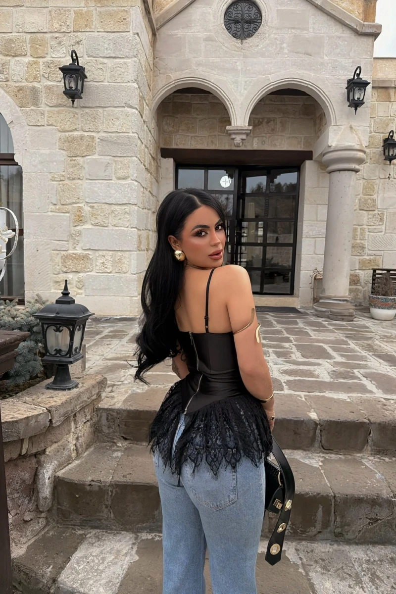 Siyah Dantelli Rec Crop