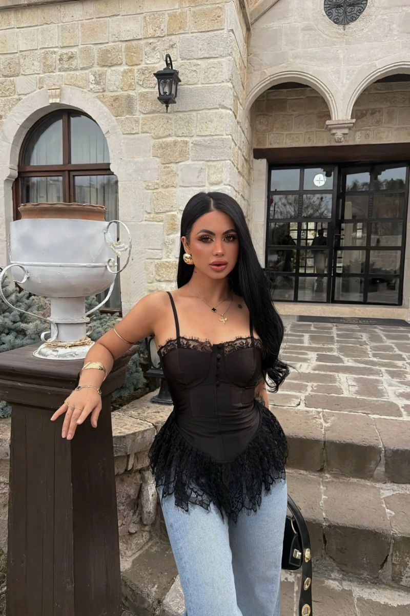 Siyah Dantelli Rec Crop