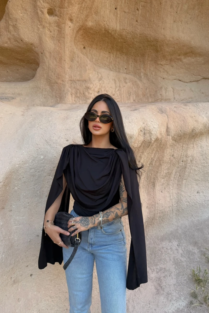 Siyah Drapeli Pelerin Bodysuit