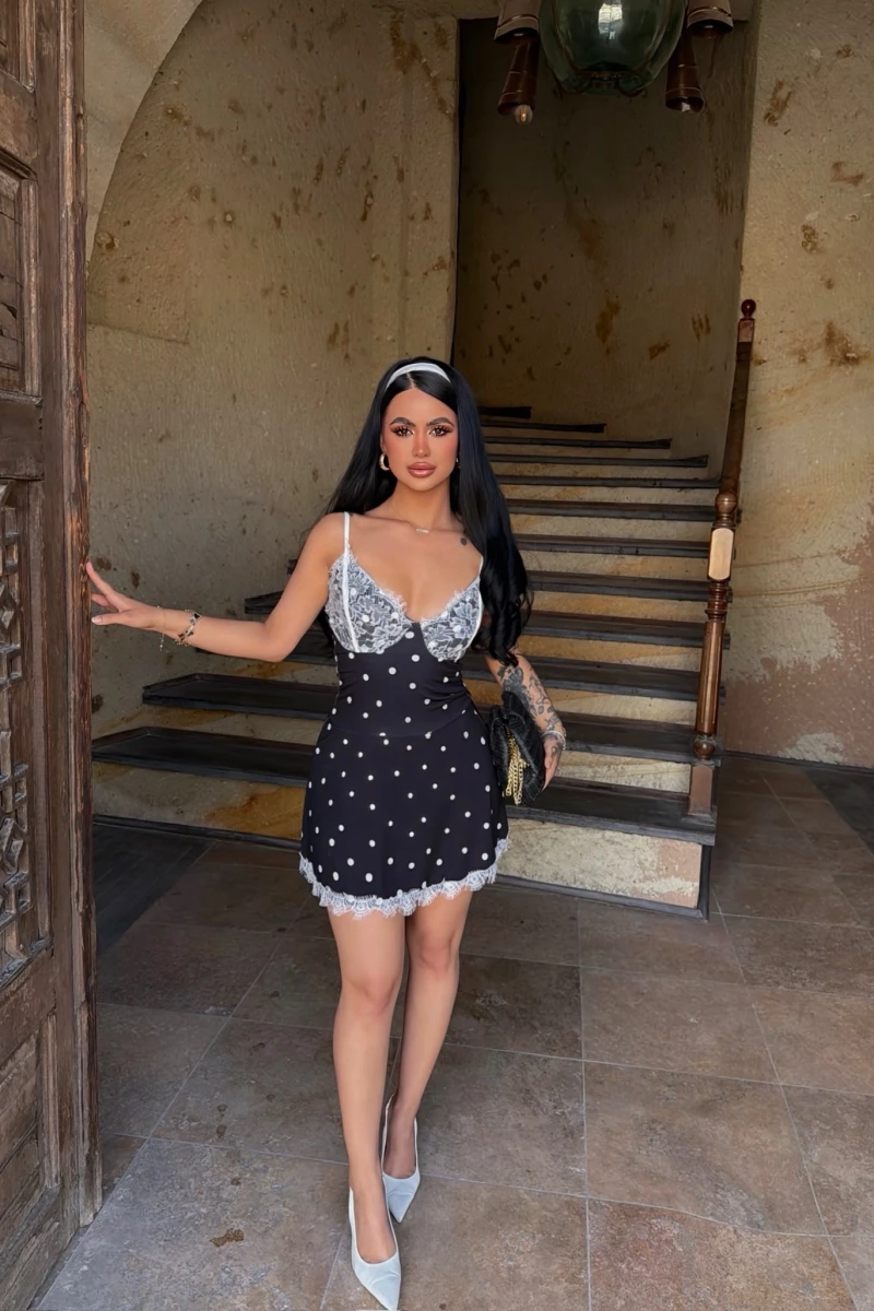 Siyah Garnili Puantiyeli Elbise