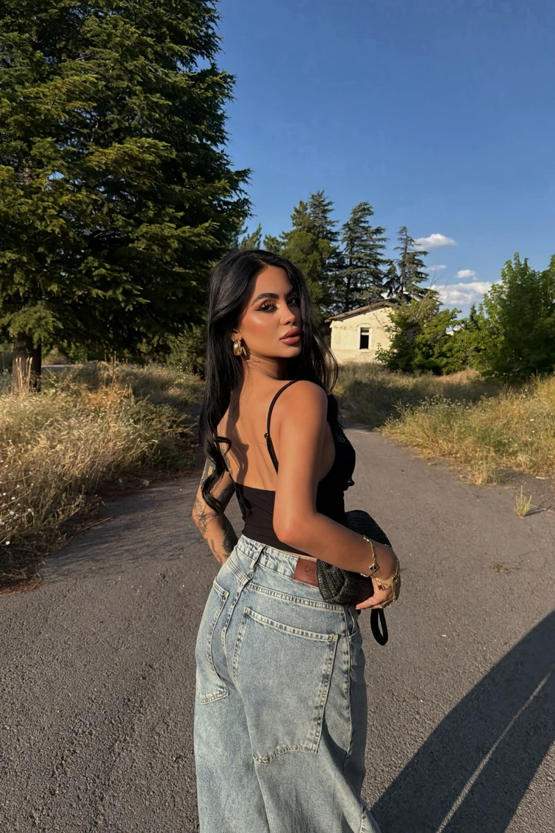 Siyah Güpürlü Sandy Bralet