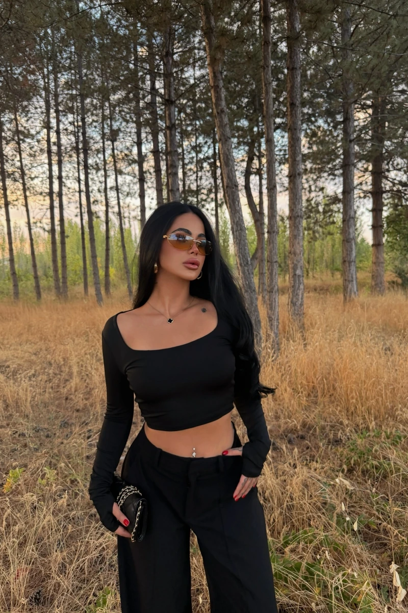 Siyah Kare Yaka Çift Kat Crop