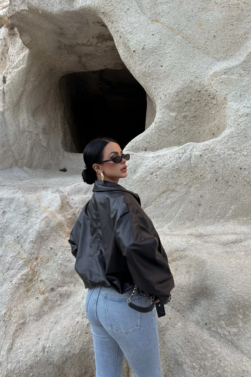 Siyah Kemerli Yarasa Kol Deri Mont