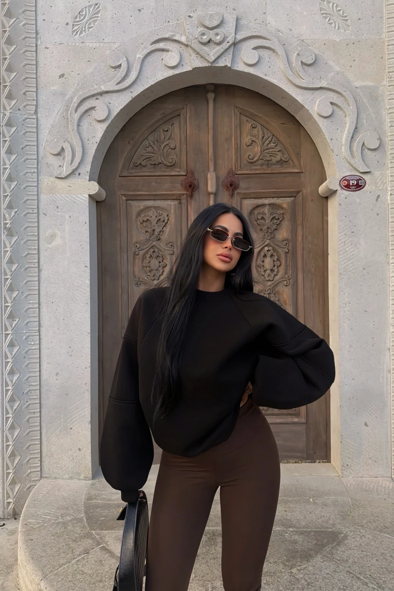 Siyah Kol Parçalı Şardonlu Sweat