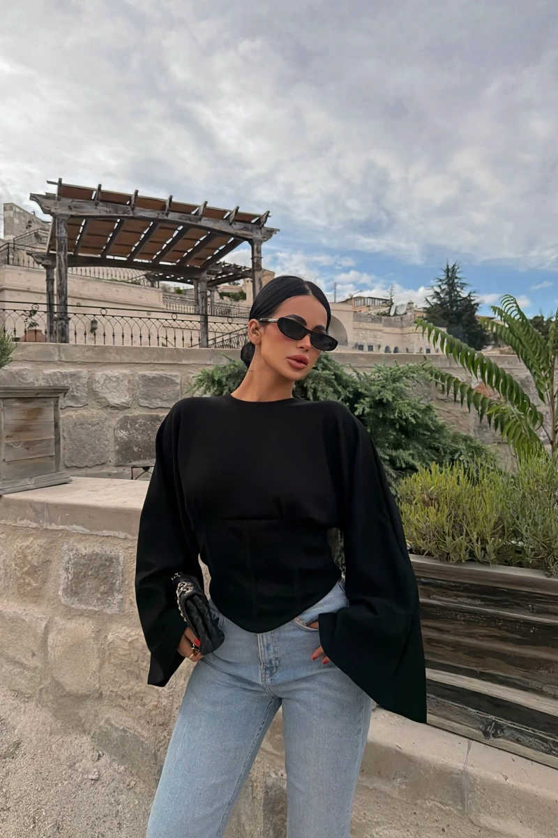 Siyah Kolları Volanlı Korse Sweat