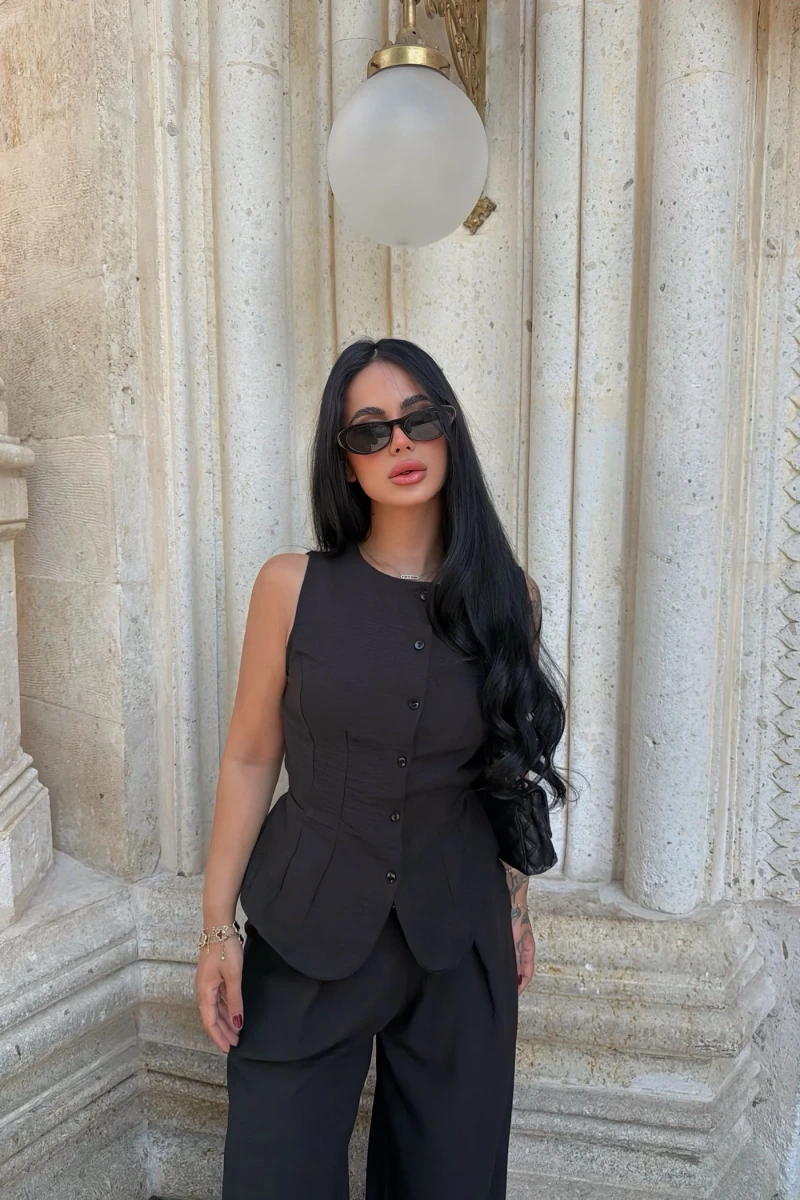 Siyah Lavin Düğmeli Keten Takım