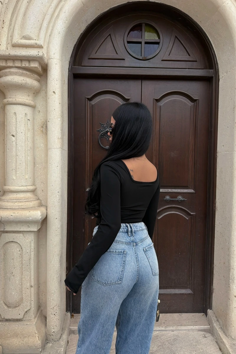 Siyah Lisa Kare Yaka Bodysuit