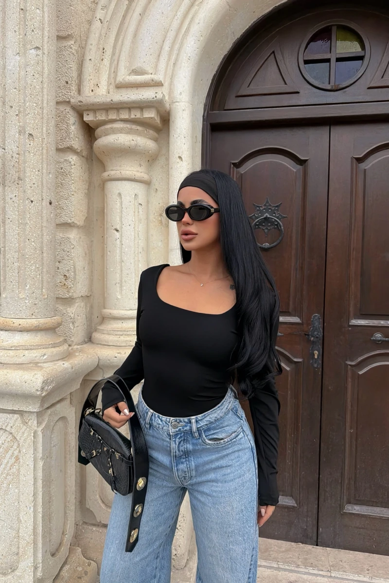 Siyah Lisa Kare Yaka Bodysuit