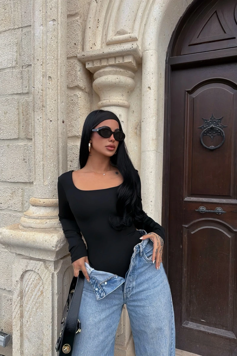 Siyah Lisa Kare Yaka Bodysuit