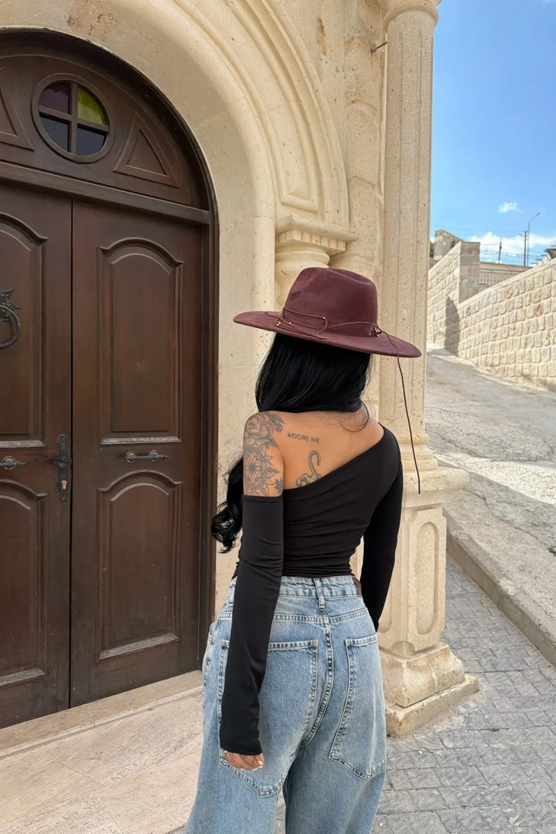 Siyah Omuz Açık Basic Crop