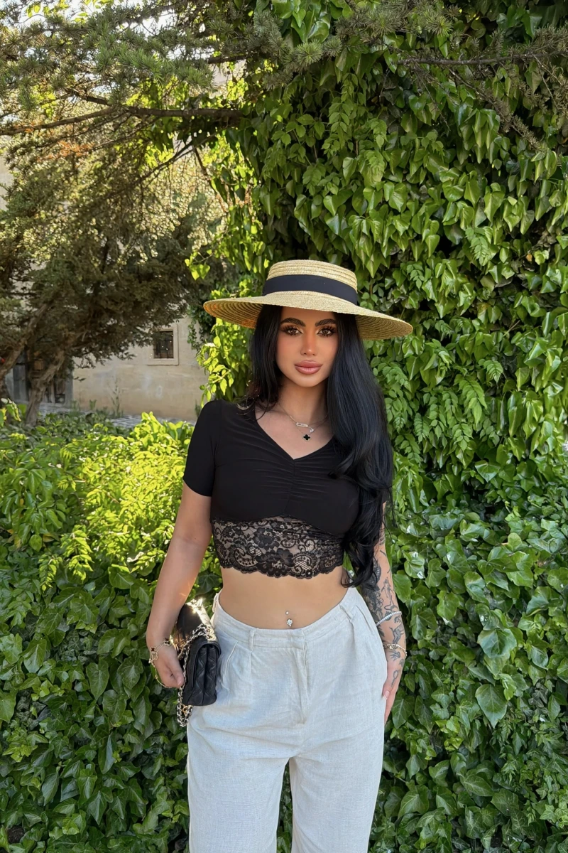 Siyah Ön Büzgülü Güpürlü Crop