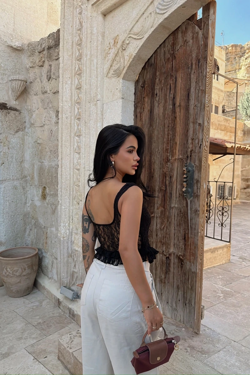 Siyah Önü Kancalı Güpürlü Büstiyer