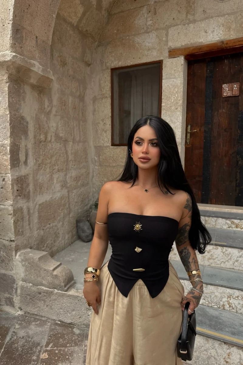 Siyah Sun Aksesuarlı Straplez Crop
