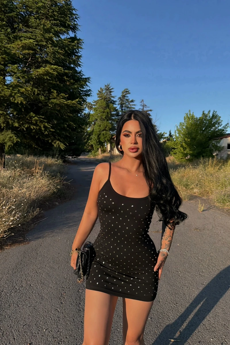 Siyah Zımbalı Askılı Mini Elbise